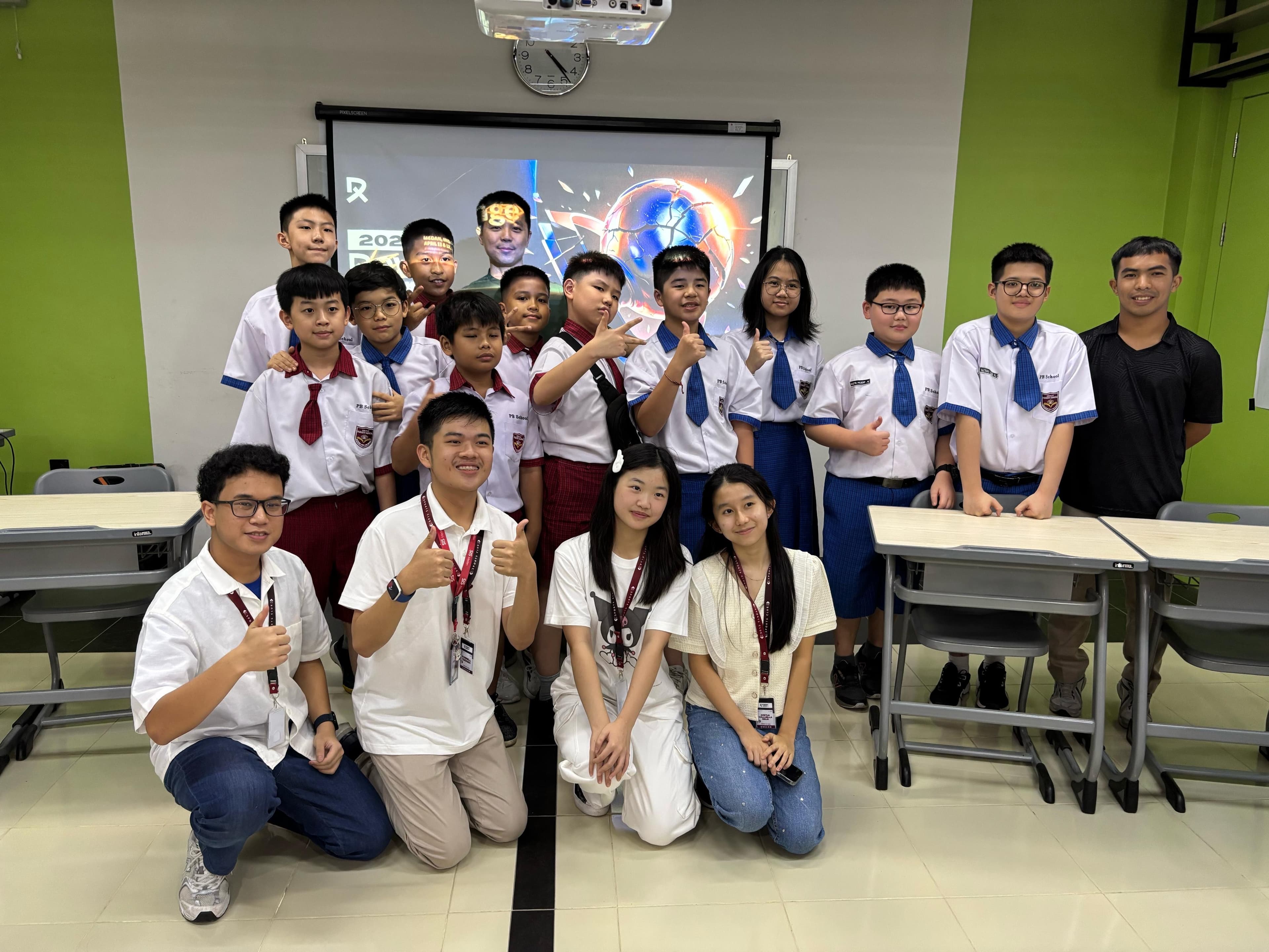 Re:Venge E-Sports Photo with Tournament Players for Day 2